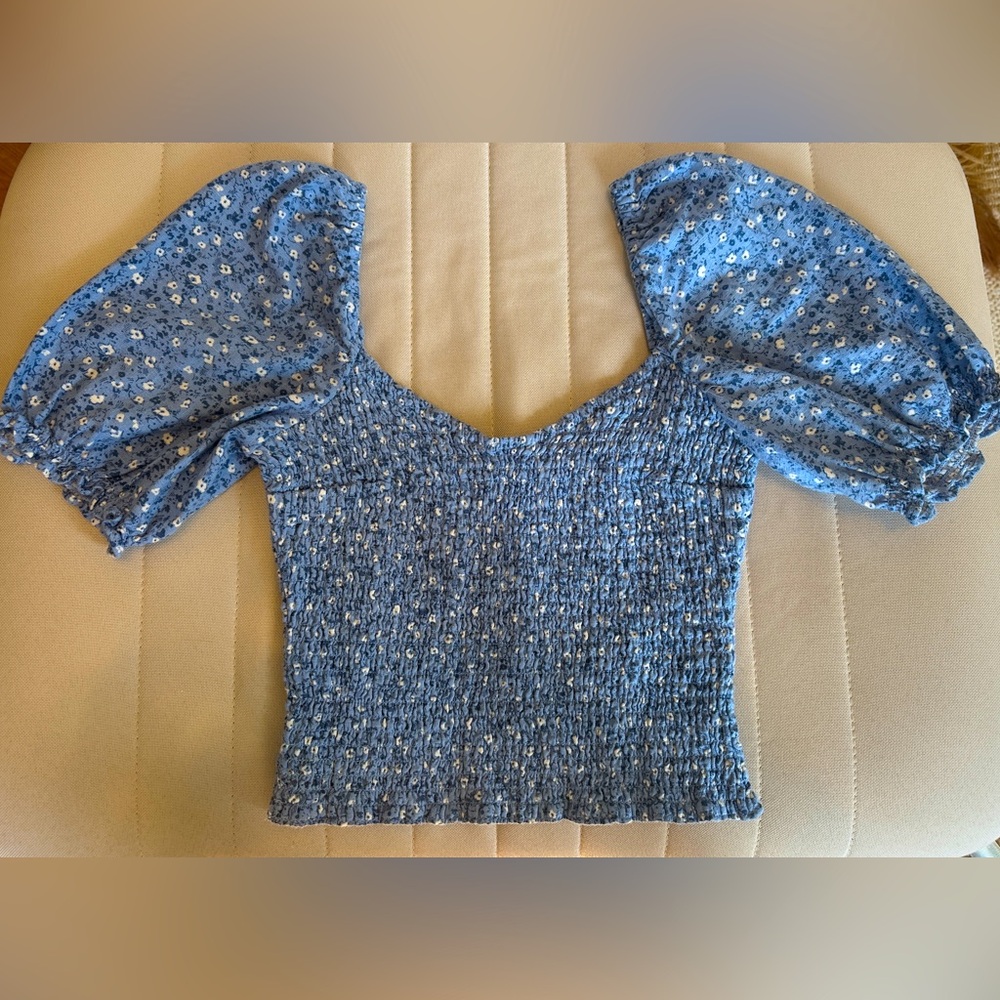 ABERCROMBIE & FITCH blue floral top